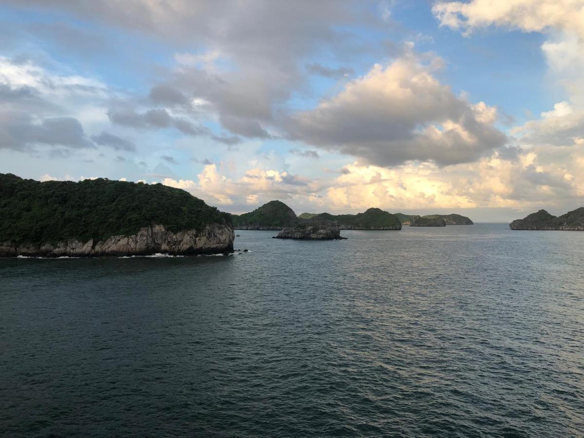 Huyen Vu Hostel Cat Ba Island Exterior foto